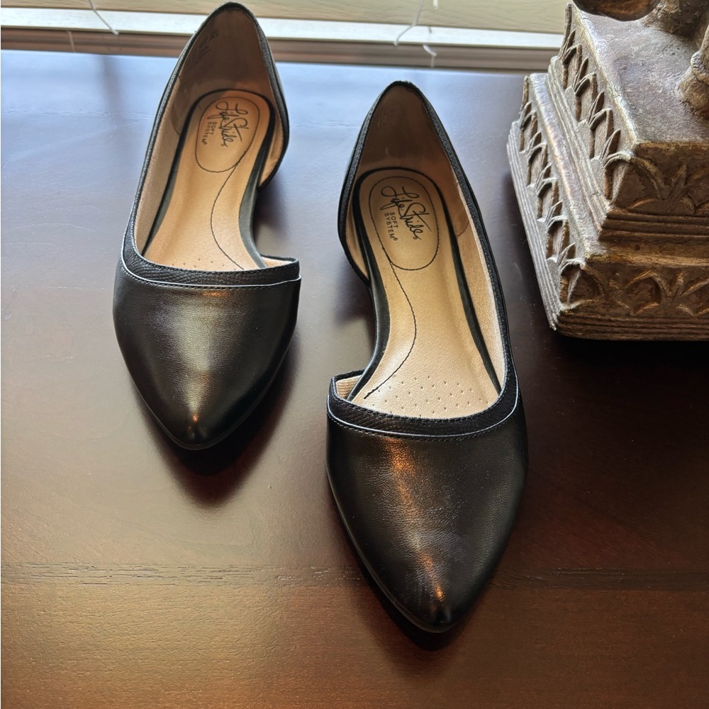 Life Stride Black Flats Sleek Professional Design
